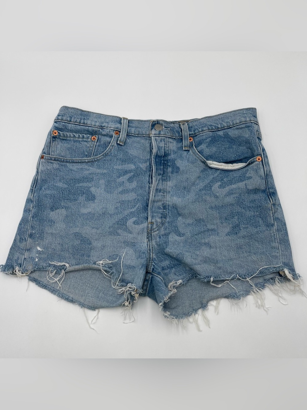 Levi’s Womens 501 Button Fly Camo Print Cutoff Denim Jean Shorts Sz 32 Festival